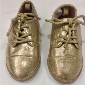 Gymboree Gold Lace Tie Up Oxford!